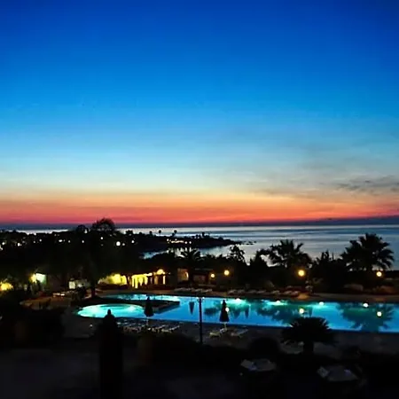 Villaggio Club Dolomiti Sul Mare Hotel *